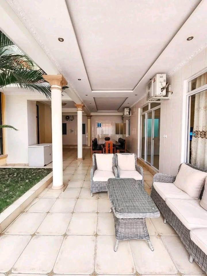 Vivenda V6 no Condomínio Jardim de Rosas – 2ª Fase